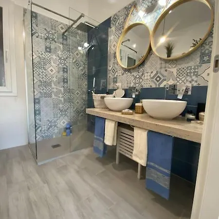 Charming #targaflorio Apartment, Fully Equipped * カンポフェリーチェ・ディ・ロッチェッラ